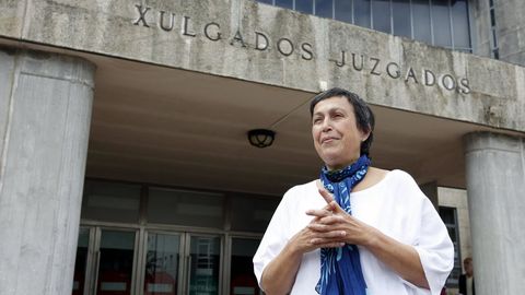 En una imagen de archivo, la directora del Imelga, Beatriz Otero, en los juzgados de Santiago, en los que está ubicado actualmente el instituto de medicina legal