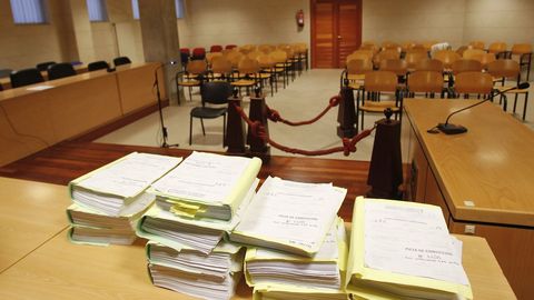 En una imagen de archivo, una de las dos salas que utiliza la sección compostelana de la Audiencia Provincial para celebrar vistas