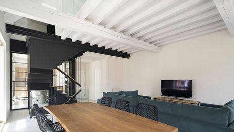 Interior de un edificio de la calle Bailén, en A Coruña, rehabilitada por Roberto Costas, Belén Domínguez, José Manuel Alonso y la aparejadora Ana Couceiro.