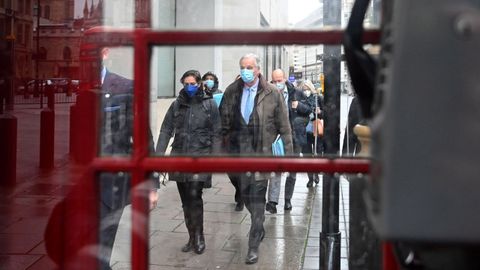 Los negociadores europeos, liderados por Barnier, se dirigen a una nueva reunión en Londres