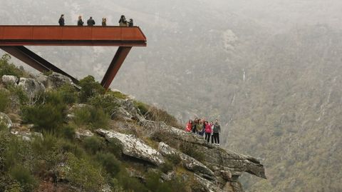 Turistas en el mirador de Cividade