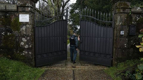 Portalón de acceso al pazo de Meirás