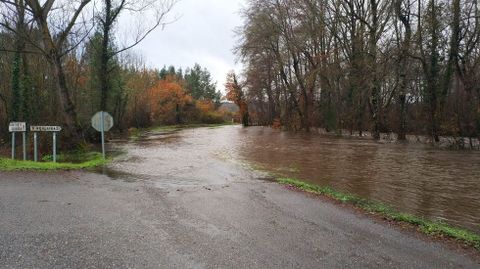 Las lluvias de la semana pasada causaron desbordamientos en A Pobra, como se ve en esta foto del río Rubín en Cereixa