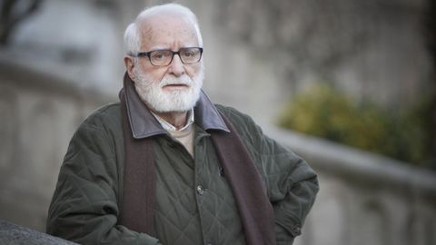 O escritor e xornalista Xosé Fernández Ferreiro, retratado na Coruña en marzo do 2013