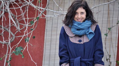Irene Vallejo es la ganadora del Premio Nacional de Ensayo 2020 por su libro sobre la historia de los libros «El infinito en un junco»