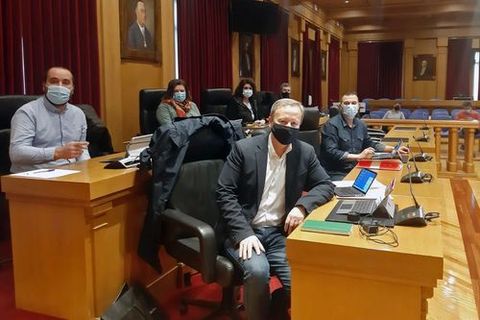 Los diputados provinciales del PSOE siguieron la sesión desde el salón de plenos pese a que la convocatoria era telemática