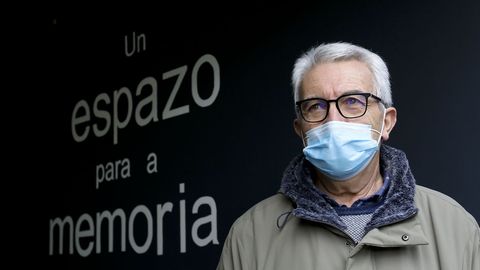 Ramón, cuida de su mujer, enferma de alzheimer, en Santiago de Compostela