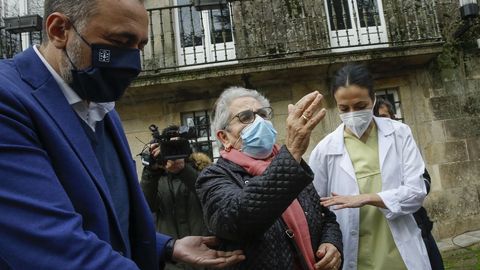 Nieves Cabo, de 82 años y residente en Porta do Camiño, se convirtió en la primera vacunada de toda Galicia