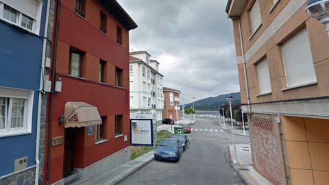 A la izquierda el hotel Casa Tona actualmente. En él se alojó y fue detenido el espía Karl Arnold después de la Segunda Guerra Mundial. Fue extraditado a Alemania y entregado a los aliados