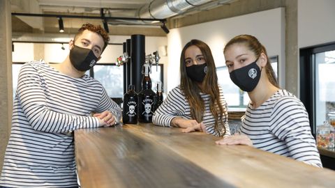 Parte del equipo que atenderá a los clientes de After Surf