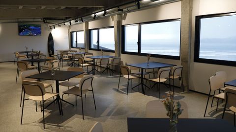 El Gastrobar ofrece unas impresionantes vistas de la playa de Bastiagueiro