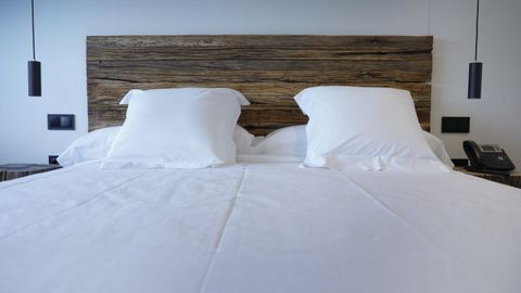 Optaron por camas gandes, en habitaciones en las que quieren que prime el concepto orgánico