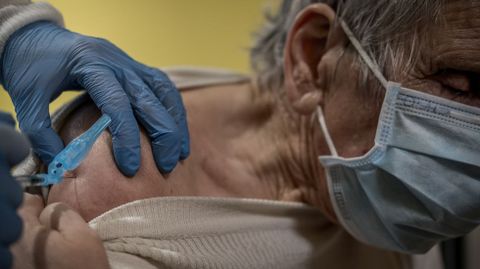 Continúa la campaña de vacunación del coronavirus en Ourense
