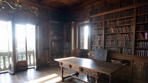 Biblioteca de las torres de Meirás