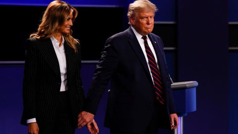 Los desplantes. Son la tónica común de este matrimonio. La primera dama le ha negado la mano a Trump en numerosas ocasiones.