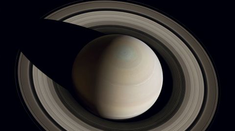 «Por encima del polo norte de Saturno» es una de las fotos que se pueden ver en Lugo. NASA/JPL/SSI/Cornell/Michael Benson, K.P.