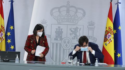 La ministra de Política Territorial y Función Pública, Carolina Darias, y el titular de Sandiad, salvador Illa, comparecieron este viernes en la Moncloa.