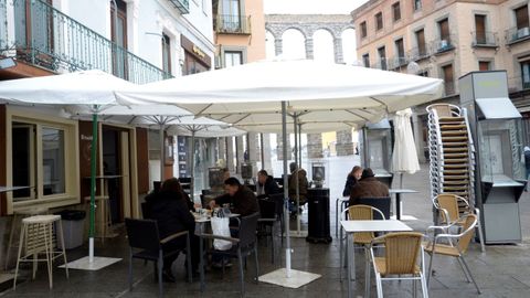 Terraza de un establecimiento de la Plaza Mayor de Segovia