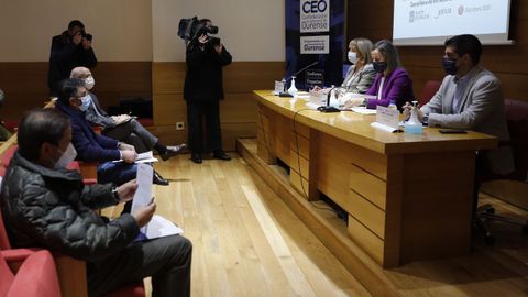 Reunión de la conselleira con representantes de la CEO