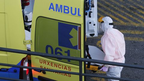 Traslado en el hospital Montecelo, en Pontevedra