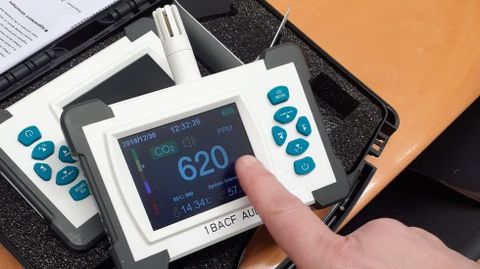 Detector de CO2 adquirido por el AMPA del IES Eusebio da Guarda de A Coruña