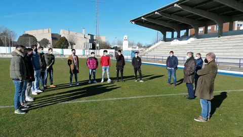 Nuevos jugadores del Ribadeo se presentaron este sábado en el Pepe Barrera