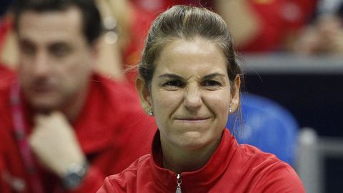 ARANTXA SÁNCHEZ VICARIO (EXTENISTA). Corría el año 1988. El de la extenista catalana fue el primer caso sonado en el que un famoso fijaba su residencia en el Principado para rebajar su factura fiscal. No le sirvió. Perdió ante Hacienda. Eso sí, dio nombre a la escapada andorrana, conocida como «hacerse un Arantxa».