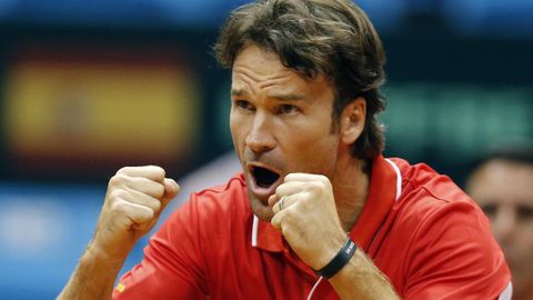 CARLOS MOYÁ (Extenista). Cuando formaba parte del Olimpo del tenis se trasladó a Montecarlo. Tras esa primera parada, en el 2000 dio el salto a Ginebra. Alegó que Suiza era una «isla de paz».