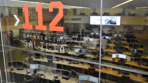 Sala de operaciones del 112 en la sede de la Axega en A Estrada