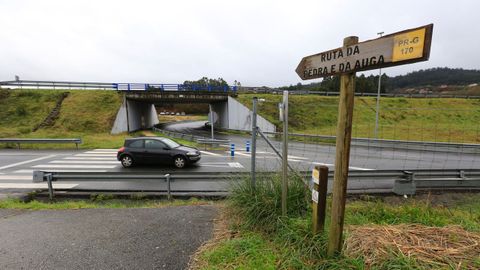 Cambio de concello en la ruta da Pedra y da Auga entre Meis y Barrantes