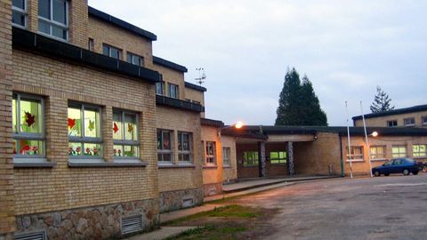 El gobierno local trasladará al consejo escolar del CEIP Barrié de la Maza el acuerdo plenario y la opinión favorable a un cambio de nombre del centro