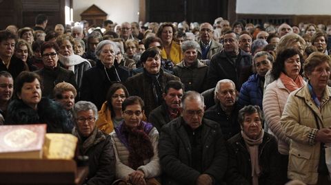Así de llena estaba la iglesia de A Régoa en la misa de San Blas del año pasado. Faltaba un mes y medio para que se decretase el estado de alarma