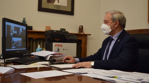 O presidente da Deputación, José Tomé, no seu despacho