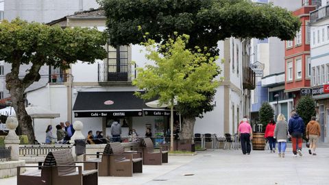 Terrazas en la alameda Basanta Olano, en el centro de Vilalba