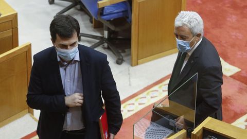 El secretario xeral del PSdeG, Gonzalo Caballero, junto all diputado Luís Álvarez