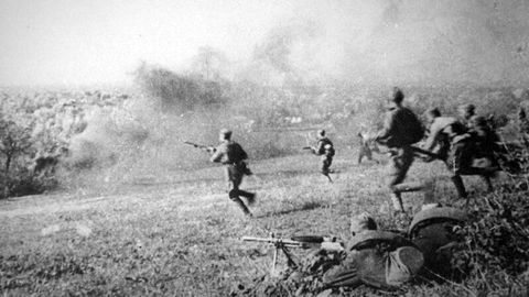 Tropas rusas cargan en la batalla Krymskaya (Ucrania). El combate duró desde el 29 de abril de 1943 al 4 de mayo de 1943. El asturiano Enrique Aguilar participó como teniente del Ejército Rojo infltrado en la retaguardia alemana