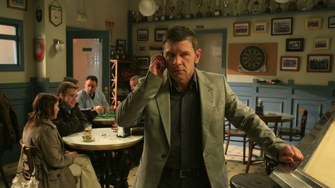 Luis Iglesia, como Carmelo en la serie «Matalobos»