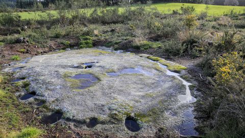 ALTAR DE ADAI EN EL CONJUNTO ARQUEOLOGICO DE PEDRA FITA, EN EL MONTE PENAS DO CALDEIRO