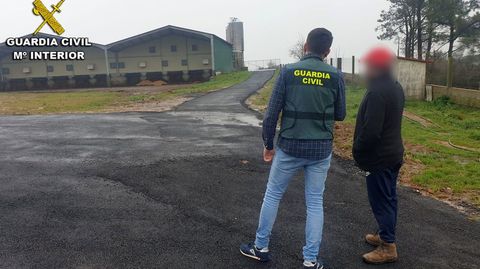 Fotografía difundida por la Guardia Civil de la granja en la que se produjo la estafa