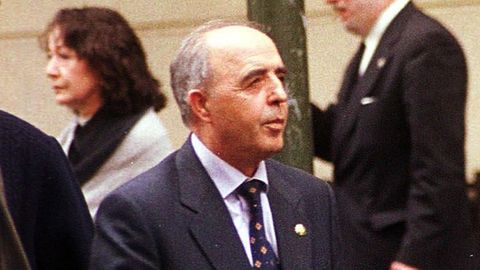 Rodríguez Galindo, saliendo de la Audiencia Nacional, donde tenía el lugar el juicio por el asesinato de Lasa y Zabala, en el año 2000