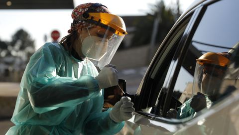 Pruebas PCR en el autocovid del Ventorrillo, en A Coruña