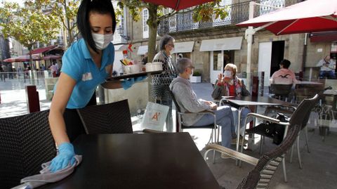Terrazas en la zona peatonal de Monforte, antes del último cierre que afecta a la hostelería