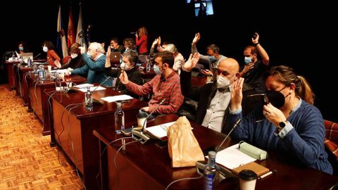 El pleno municipal rechazó las alegaciones y aprobó definitivamente el presupuesto con los votos a favor de BNG y PSOE