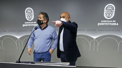 El alcald de Pontevedra, Miguel Anxo Fernández Lores, con su teniente de alcalde,Tino Fernández
