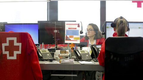 El servicio de teleasistencia de la Cruz Roja, funcionando durante la pandemia.