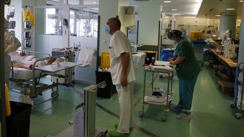 Unidad de reanimación del hospital Montecelo, en Pontevedra, transformada en una unidad covid