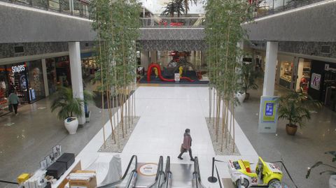 Aspecto que presentaba este martes a última hora de la mañana el centro comercial y de ocio Odeón