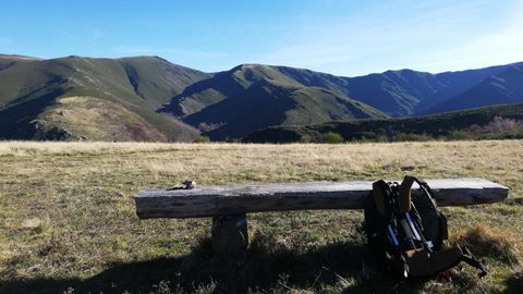 Ruta de senderismo hacia el pico O Seixo, en Chandrexa de Queixa