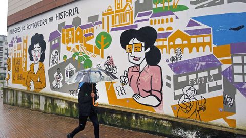 Mural Mulleres de Pontevedra na historia, en la calle Poza dos Canos