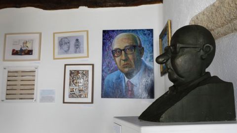 Una estancia de la Casa Museo Álvaro Cunqueiro, en la Praza da Catedral mindoniense